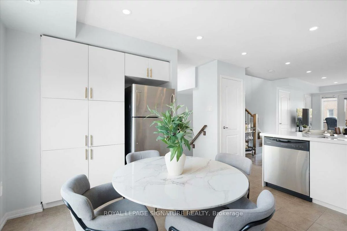 263, John West, Bayview Wellington, Aurora