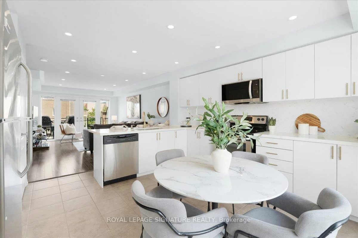 263, John West, Bayview Wellington, Aurora