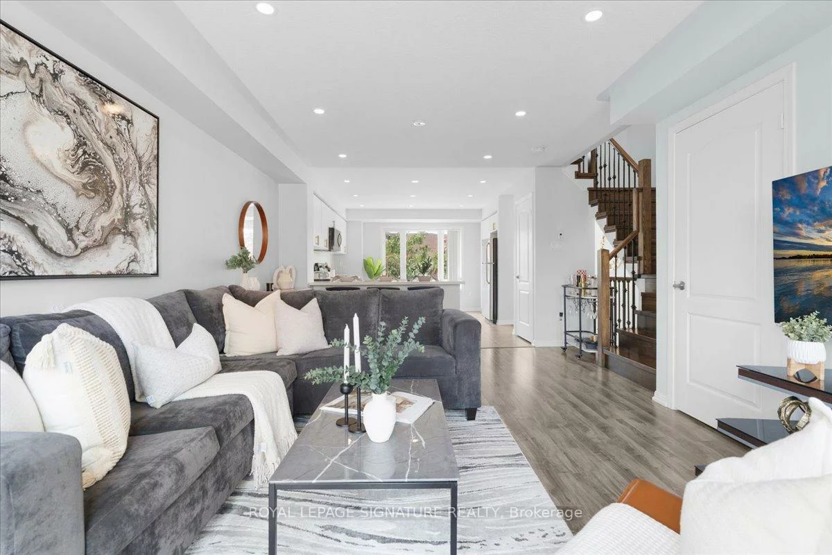 263, John West, Bayview Wellington, Aurora
