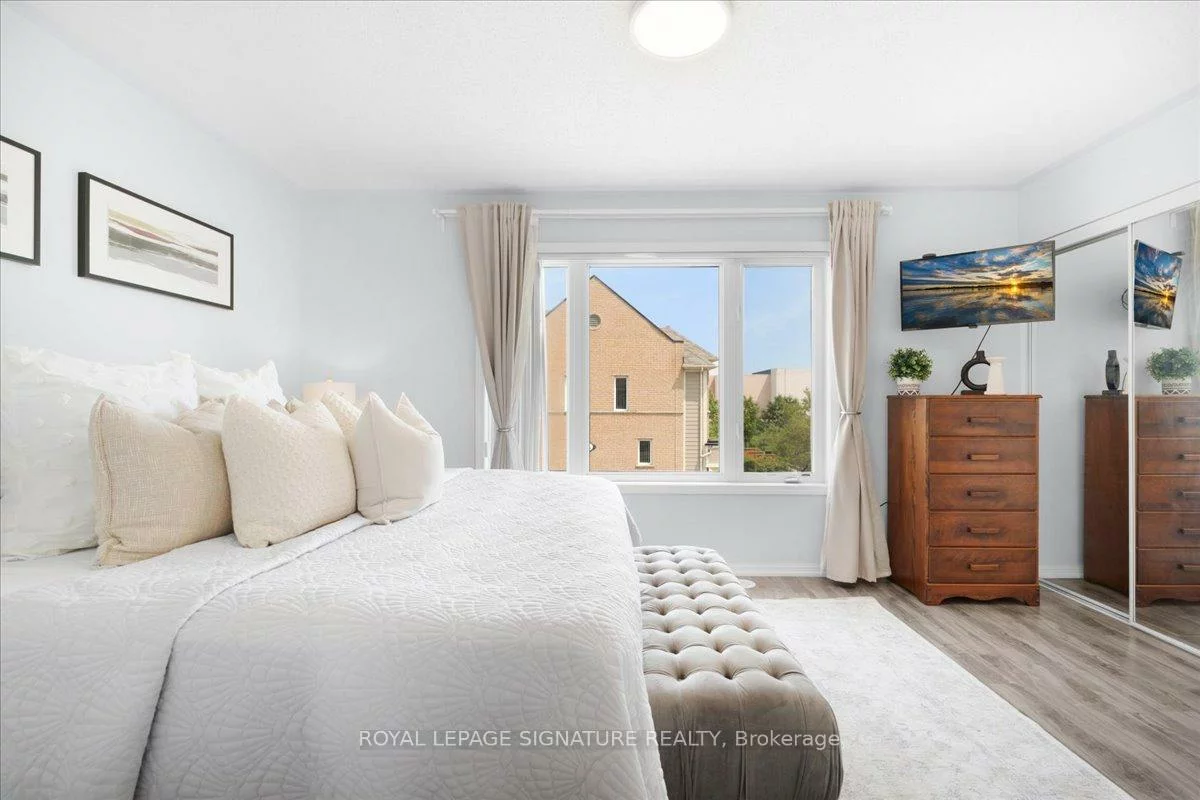 263, John West, Bayview Wellington, Aurora