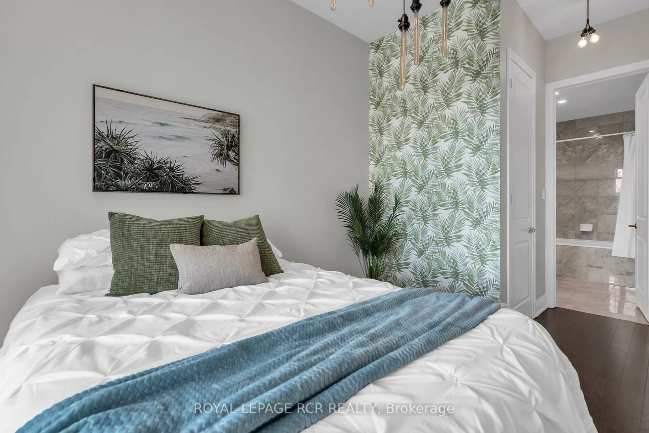 15277, Yonge, Aurora Village, Aurora
