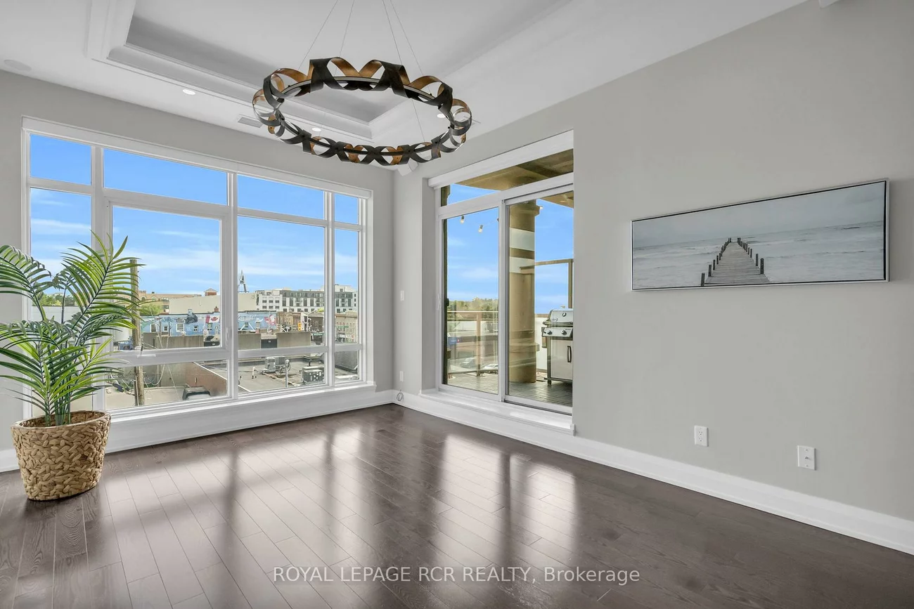 15277, Yonge, Aurora Village, Aurora