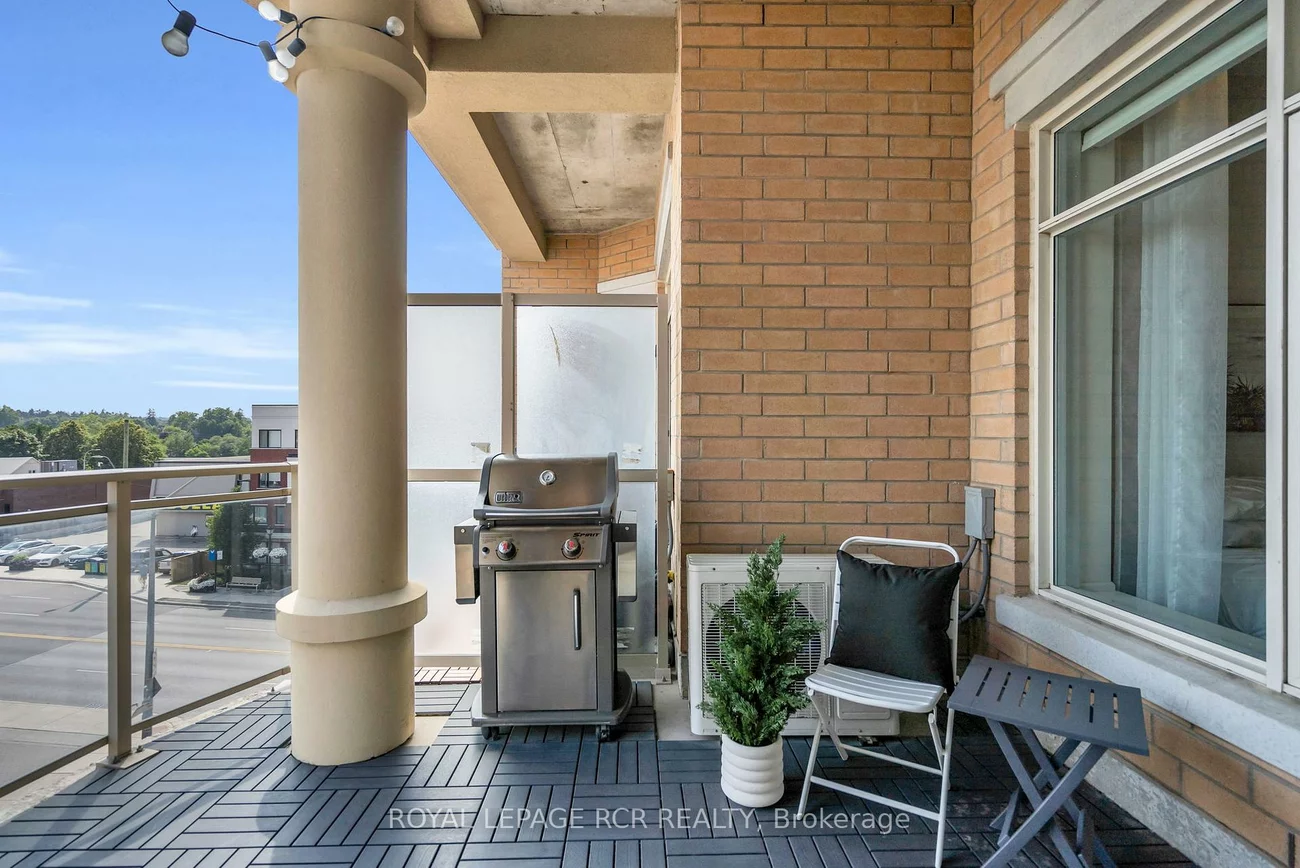 15277, Yonge, Aurora Village, Aurora
