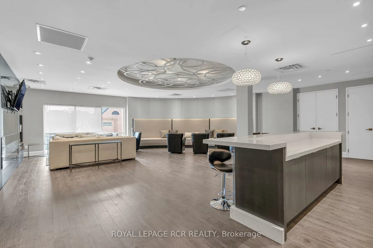 15277, Yonge, Aurora Village, Aurora