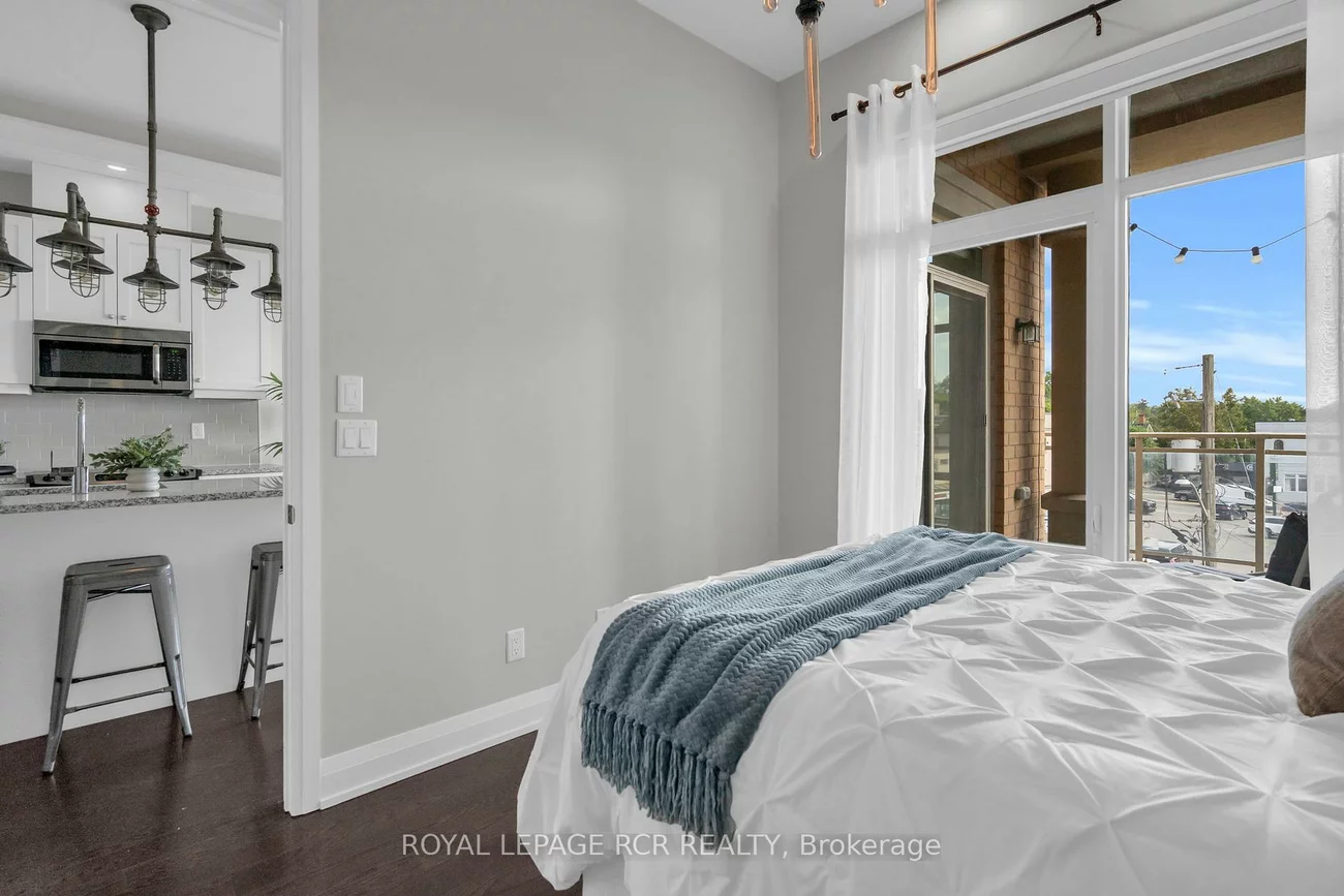 15277, Yonge, Aurora Village, Aurora