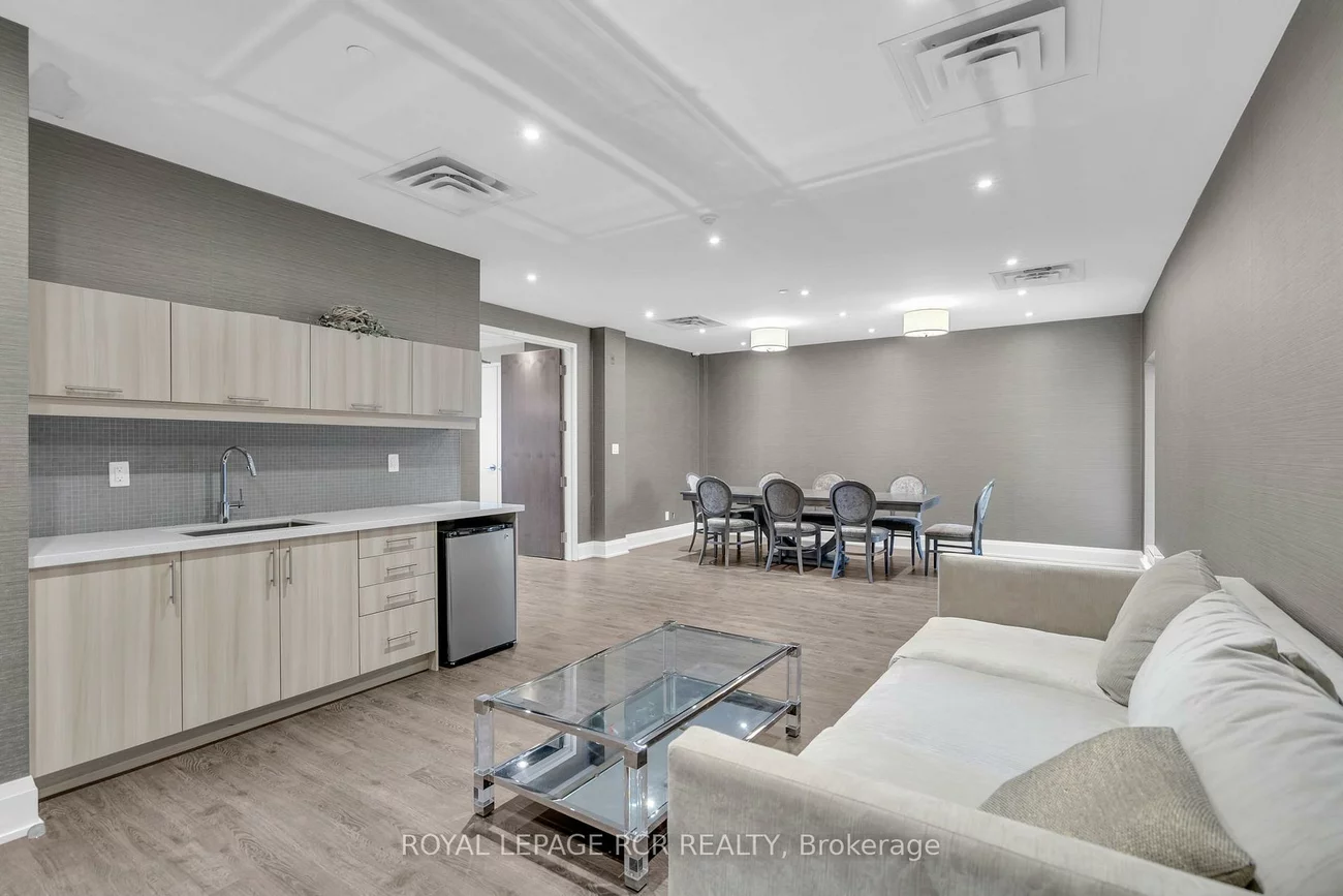 15277, Yonge, Aurora Village, Aurora