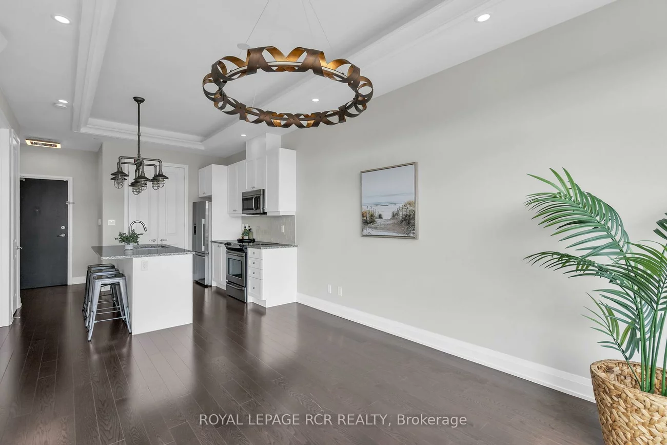 15277, Yonge, Aurora Village, Aurora