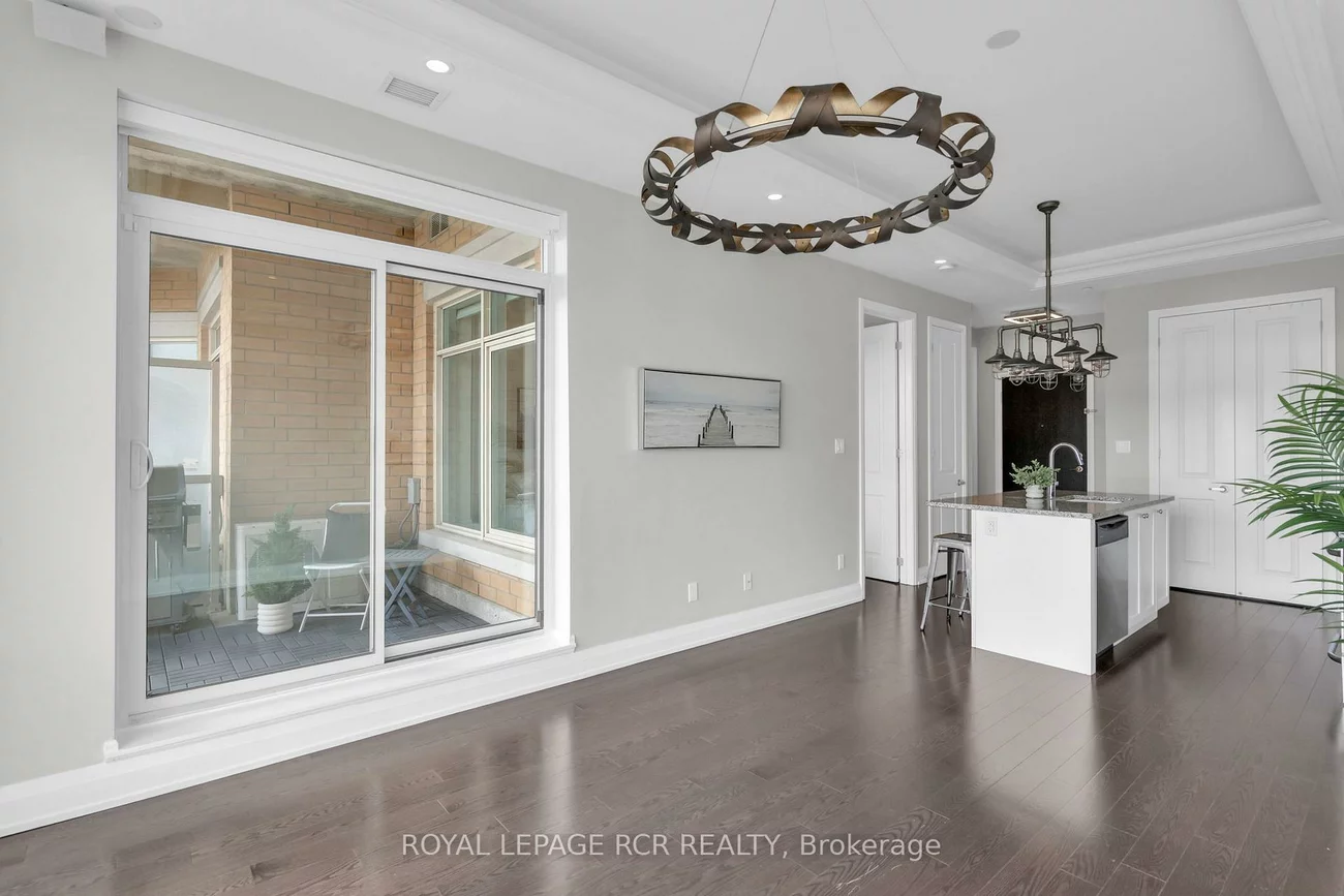 15277, Yonge, Aurora Village, Aurora