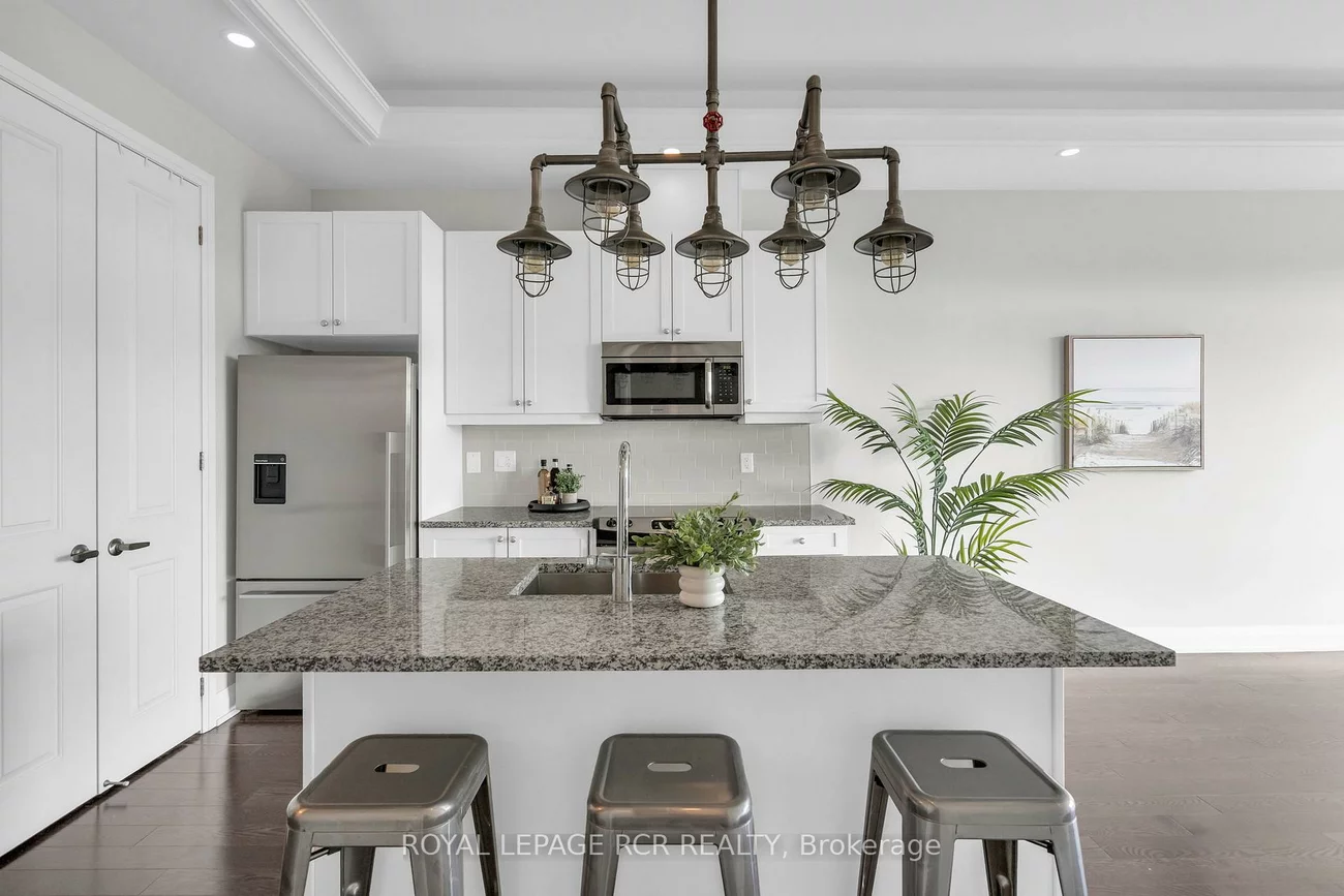 15277, Yonge, Aurora Village, Aurora