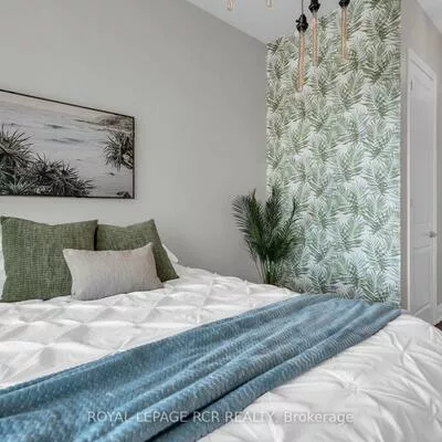 15277, Yonge, Aurora Village, Aurora