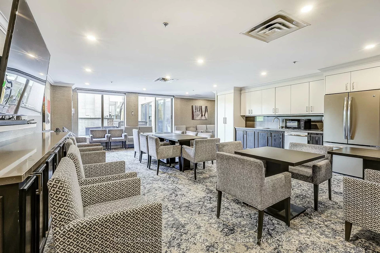 14924, Yonge, Aurora Highlands, Aurora