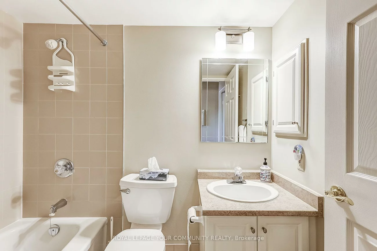 14924, Yonge, Aurora Highlands, Aurora
