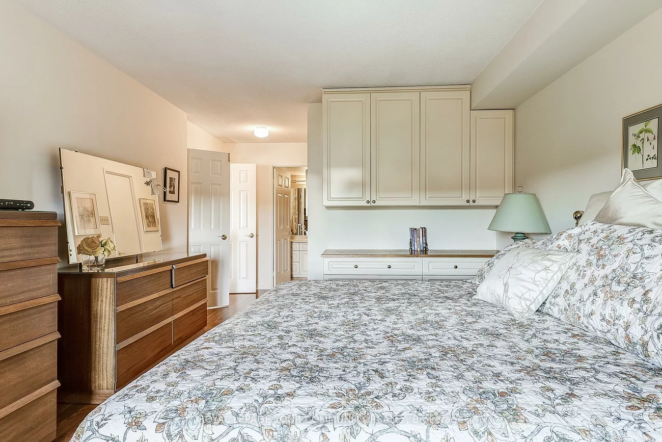 14924, Yonge, Aurora Highlands, Aurora
