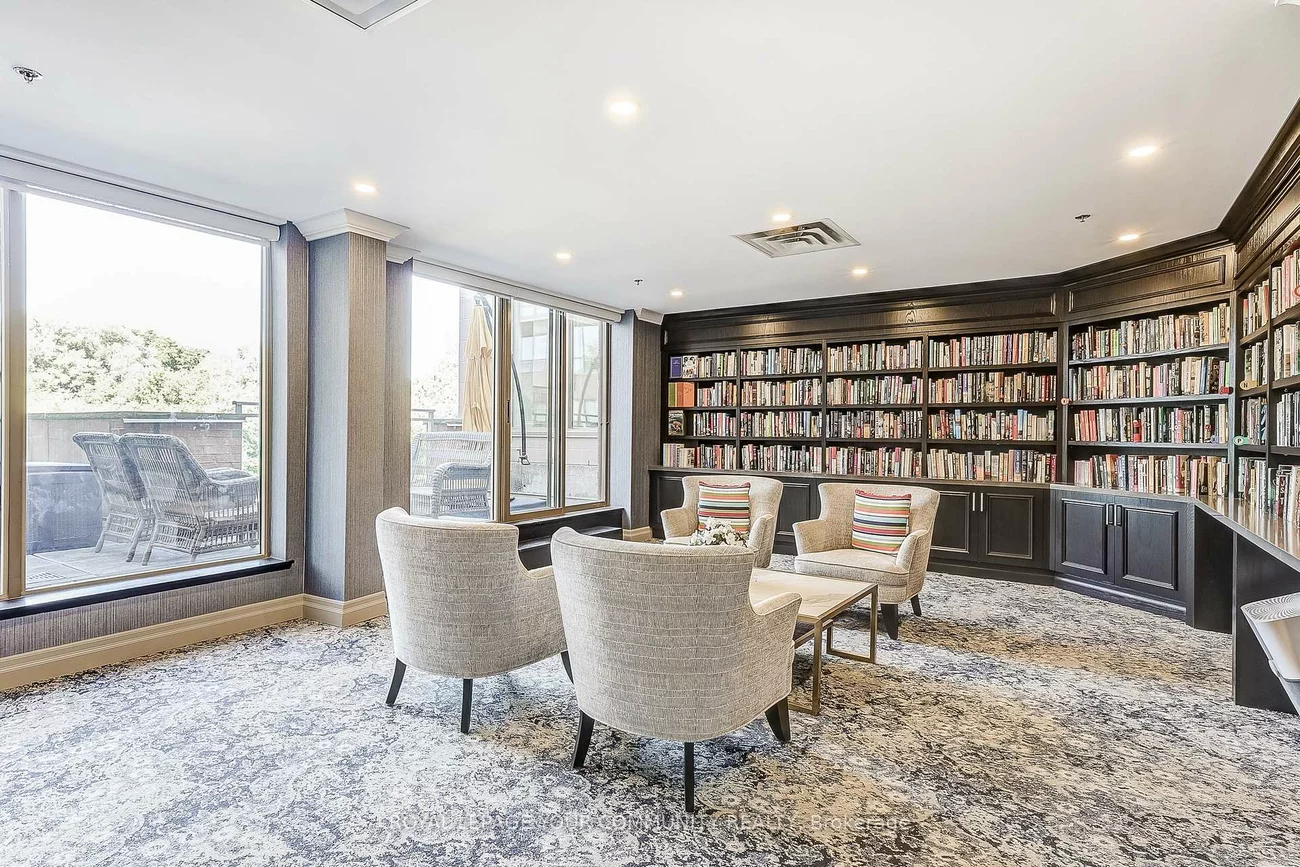 14924, Yonge, Aurora Highlands, Aurora