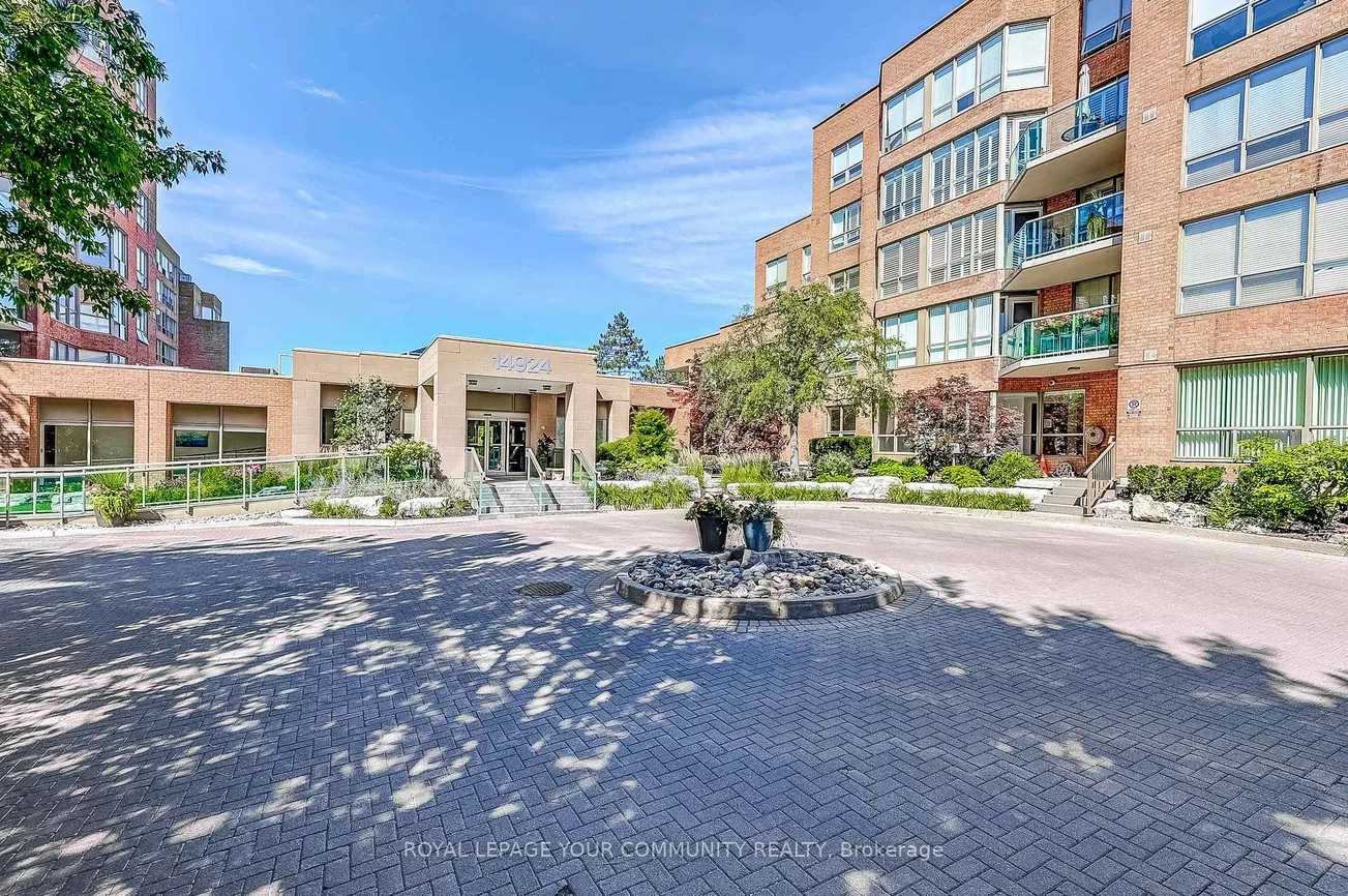 14924, Yonge, Aurora Highlands, Aurora