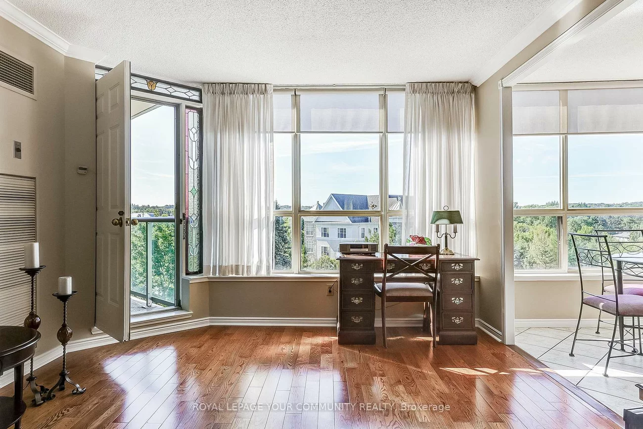 14924, Yonge, Aurora Highlands, Aurora