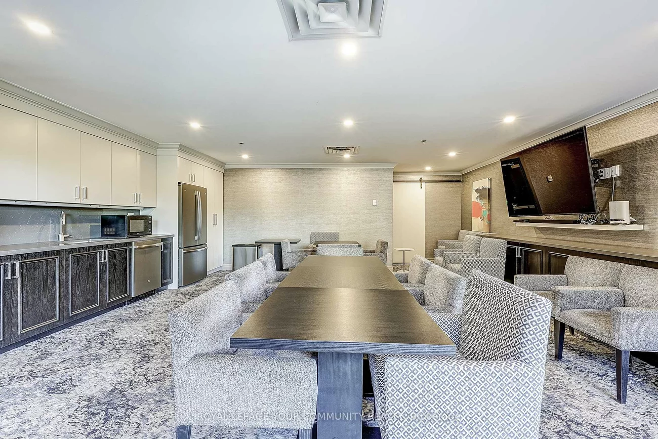 14924, Yonge, Aurora Highlands, Aurora