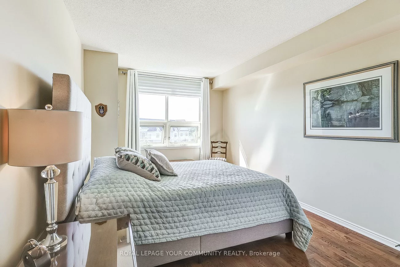 14924, Yonge, Aurora Highlands, Aurora