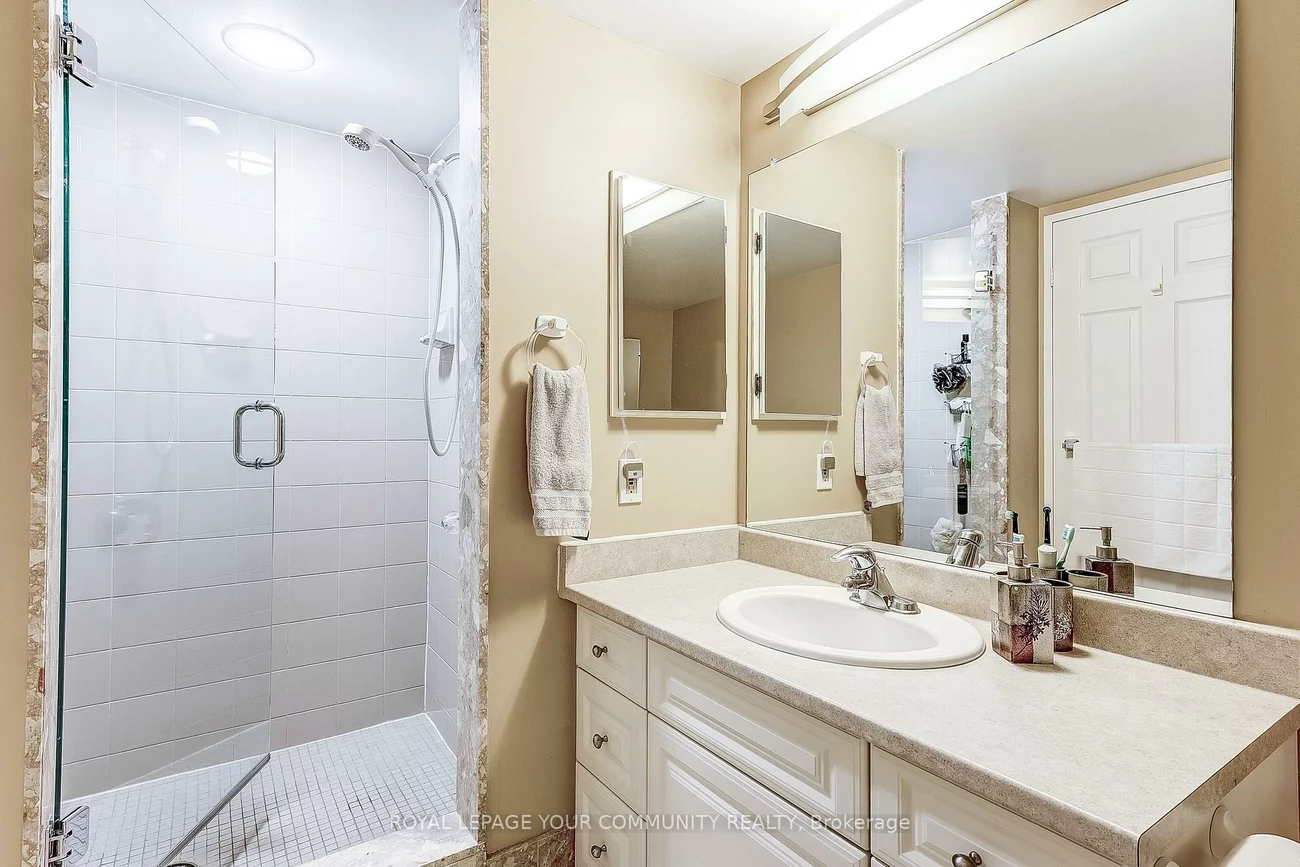 14924, Yonge, Aurora Highlands, Aurora