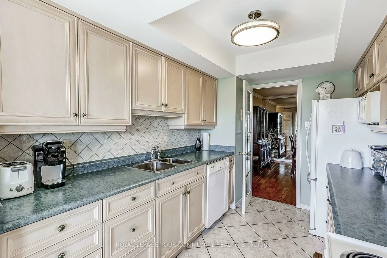 14924, Yonge, Aurora Highlands, Aurora