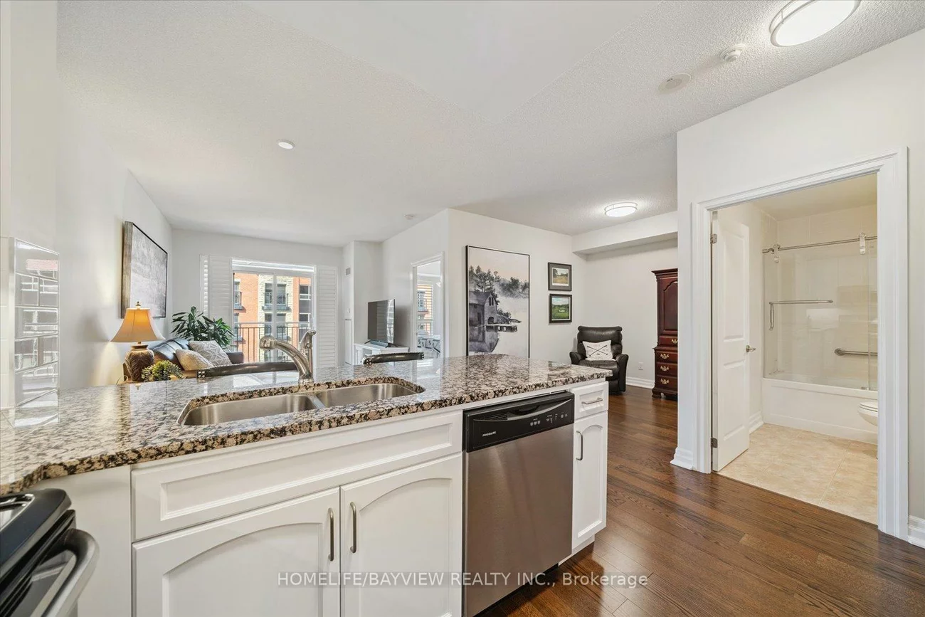 180, John West, Bayview Wellington, Aurora
