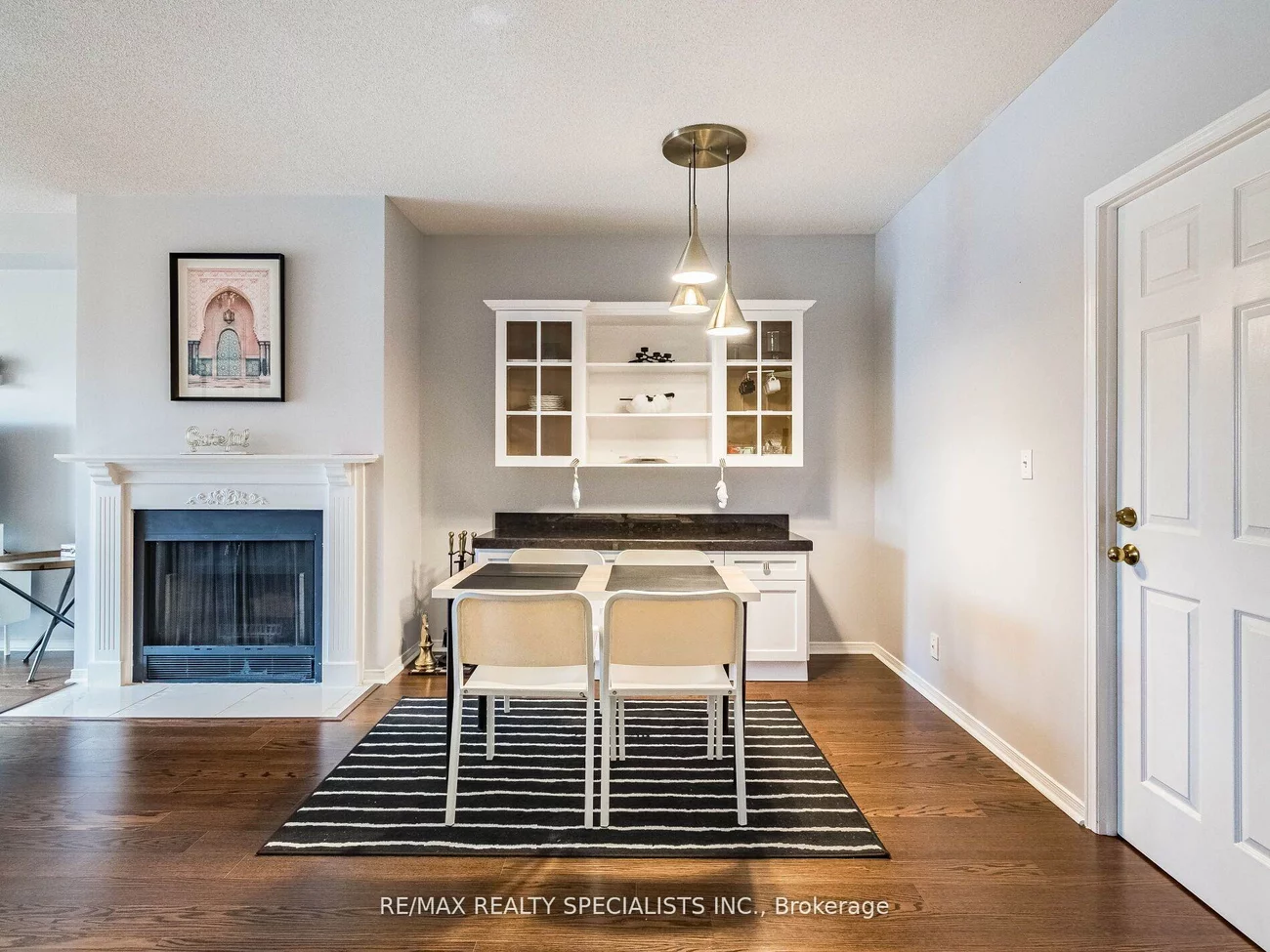 21, George, Aurora Village, Aurora