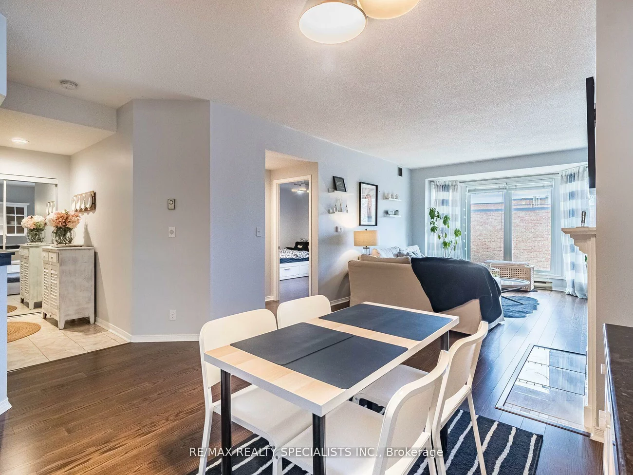 21, George, Aurora Village, Aurora