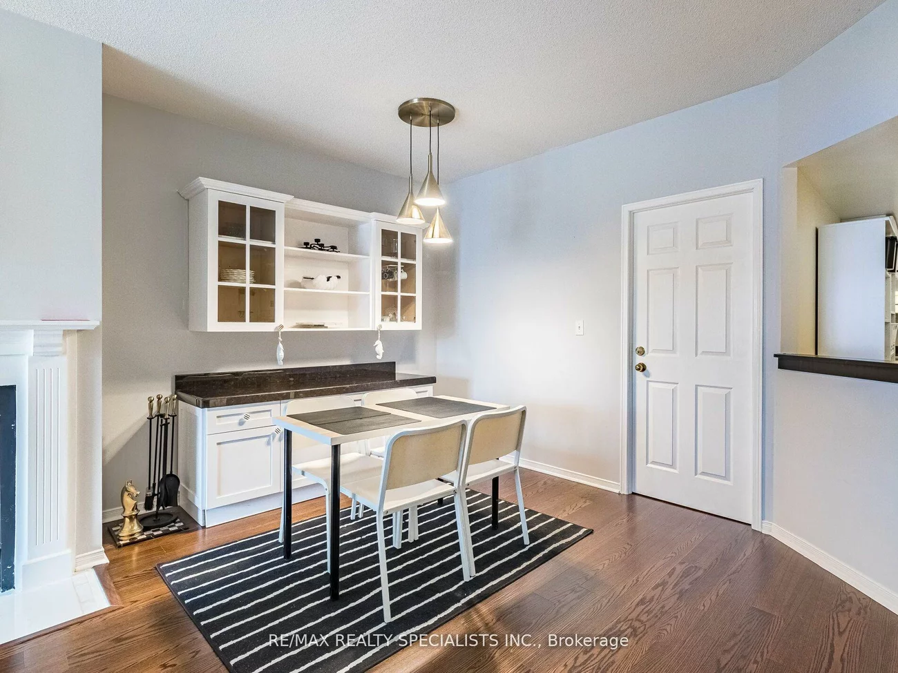 21, George, Aurora Village, Aurora