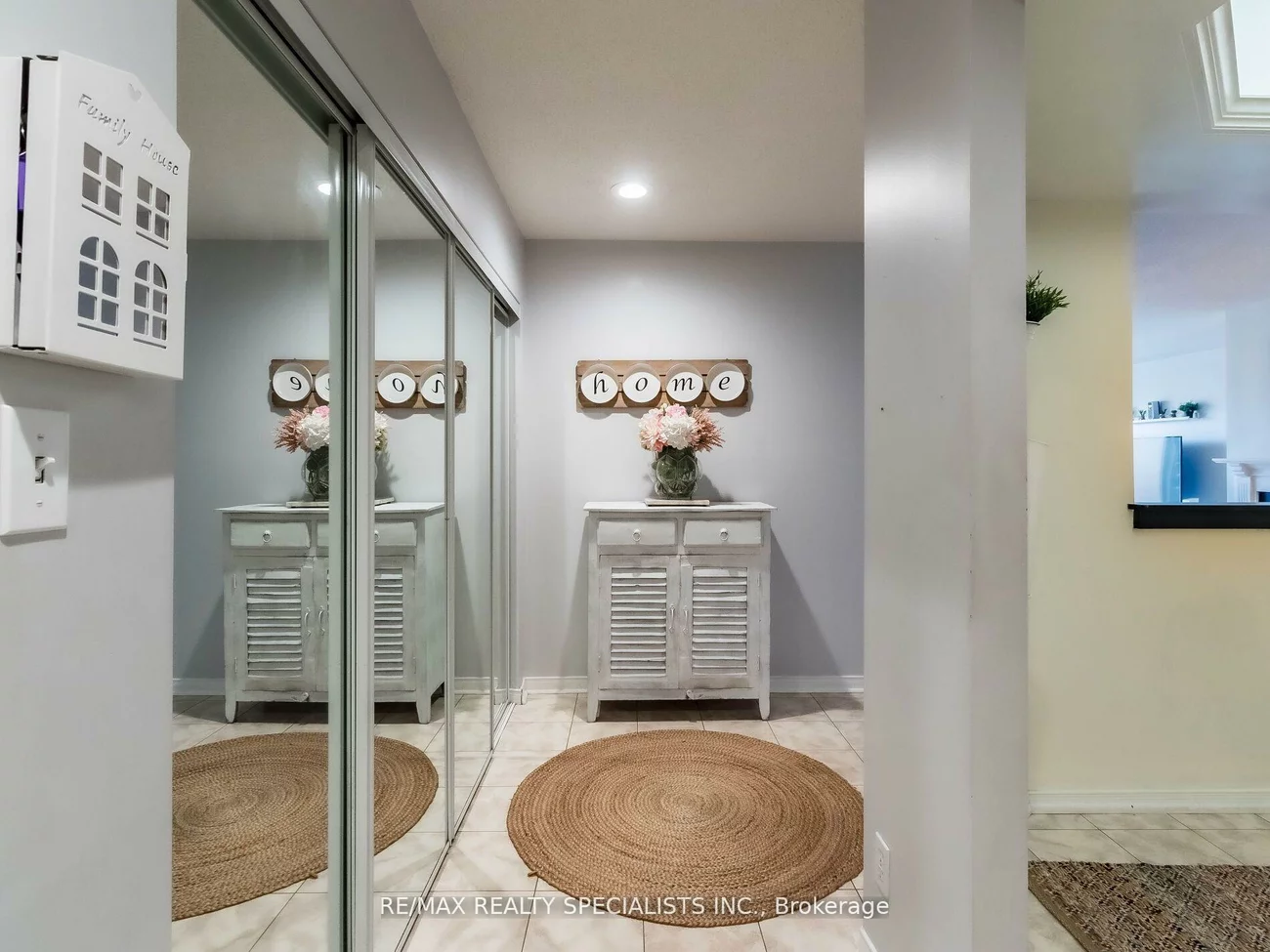 21, George, Aurora Village, Aurora