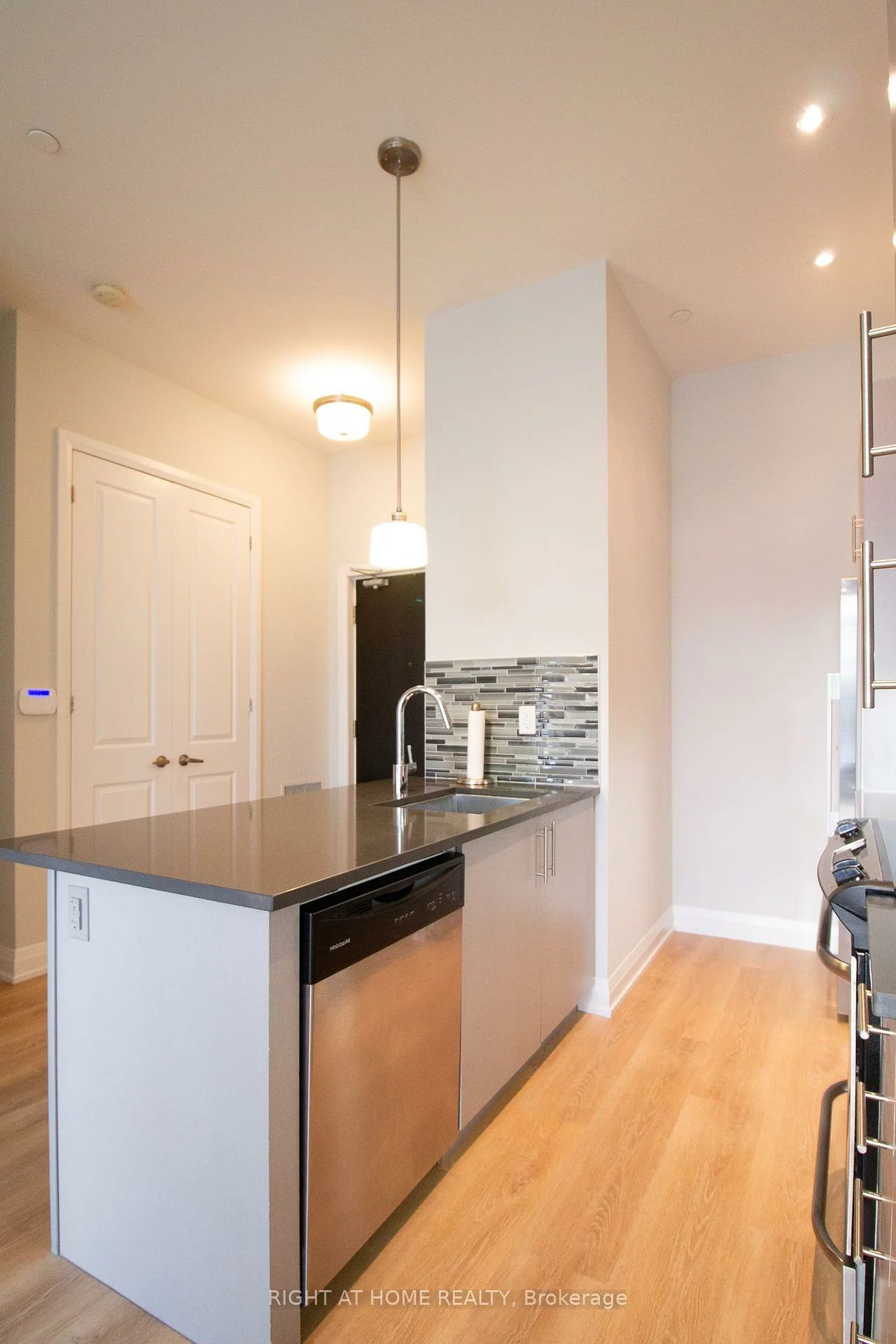 15277, Yonge, Aurora Village, Aurora