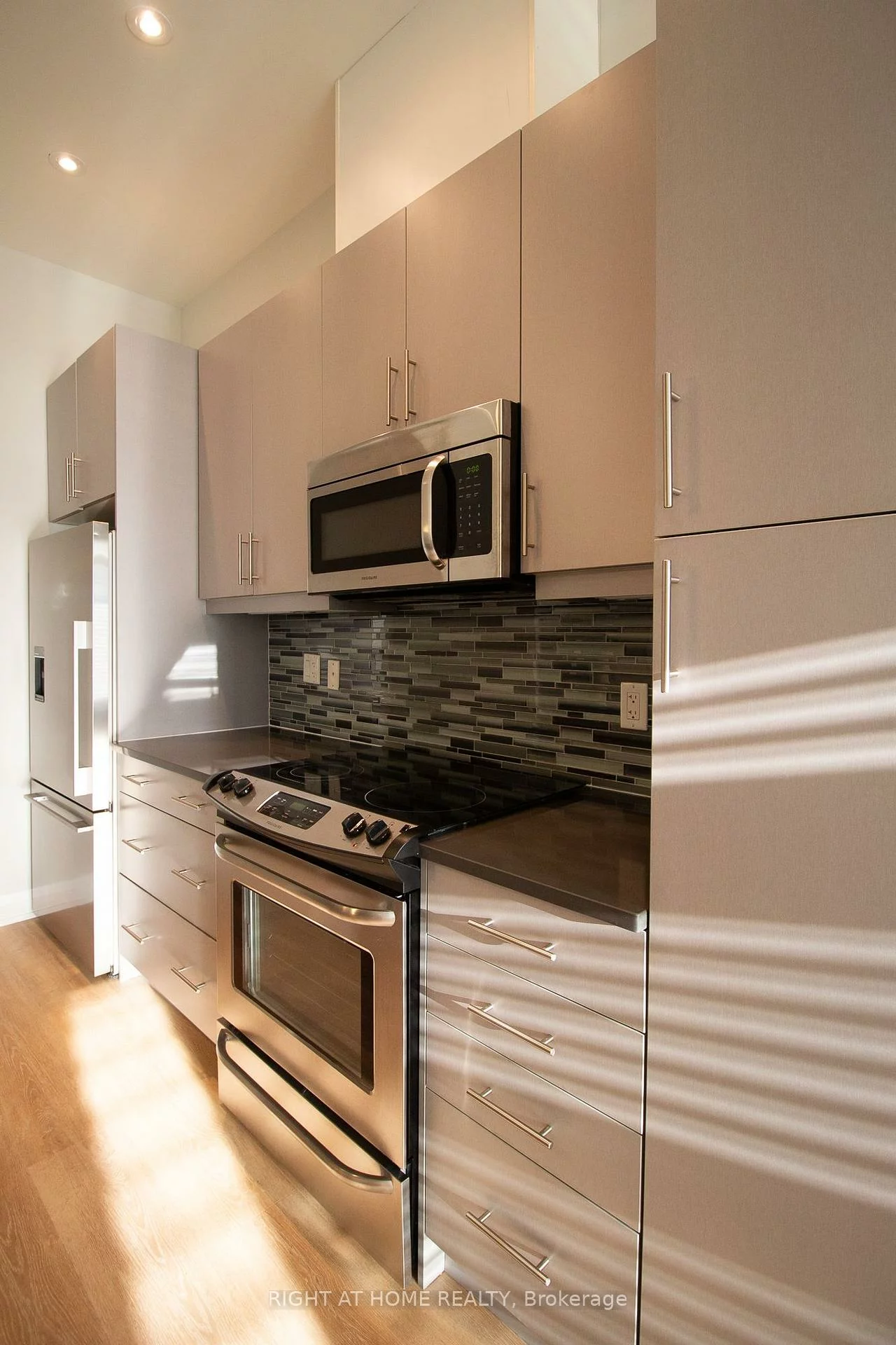 15277, Yonge, Aurora Village, Aurora