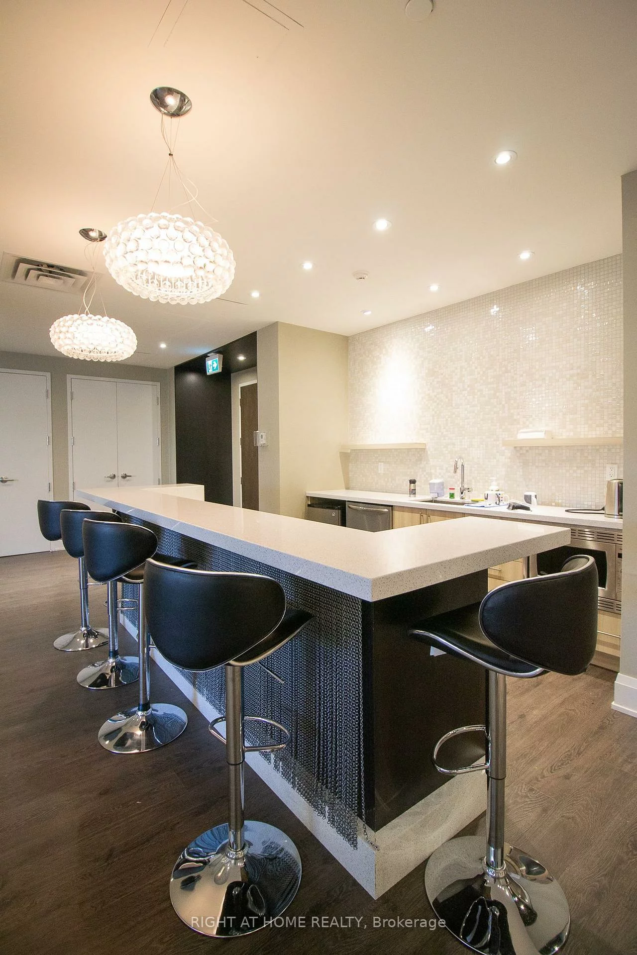 15277, Yonge, Aurora Village, Aurora