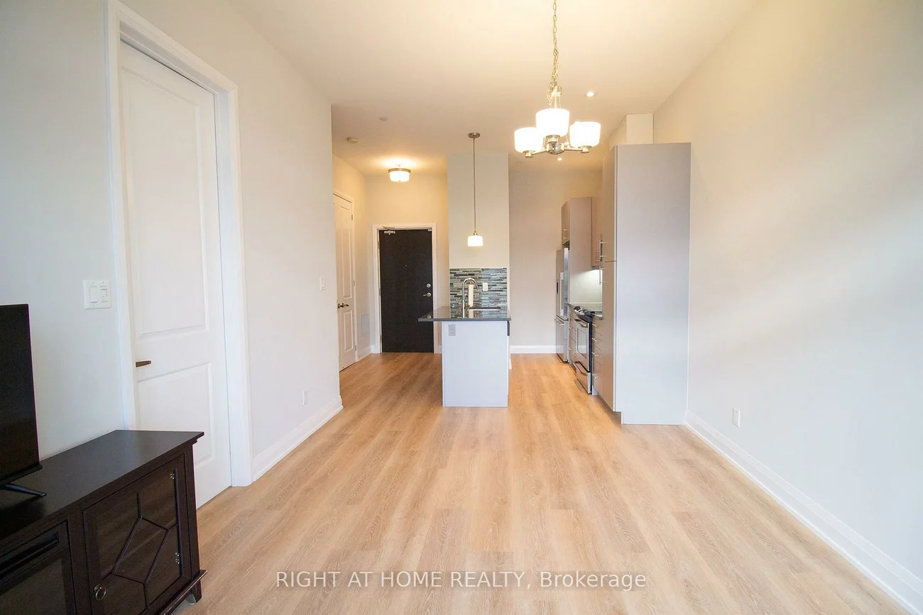 15277, Yonge, Aurora Village, Aurora