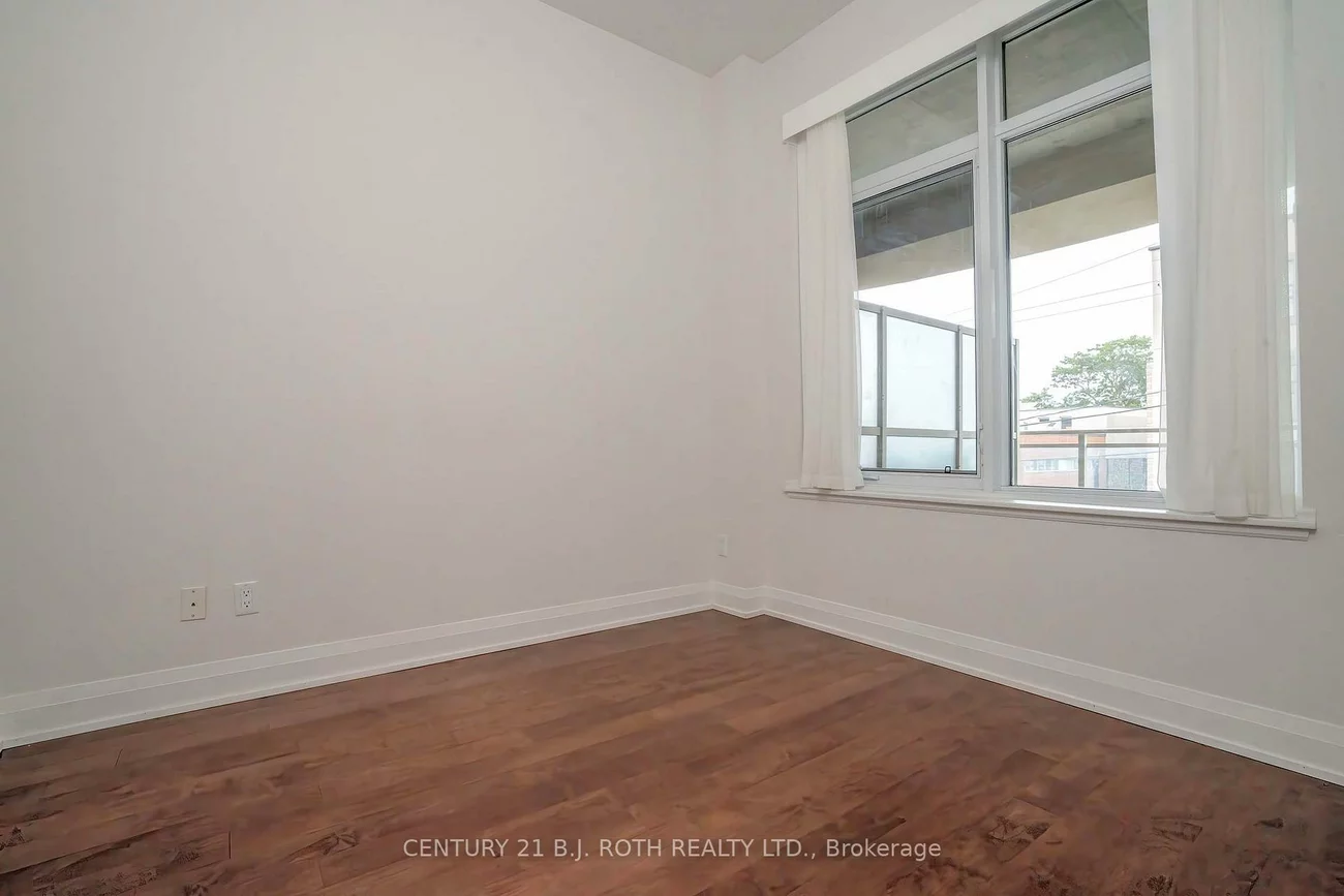 15277, Yonge, Aurora Village, Aurora