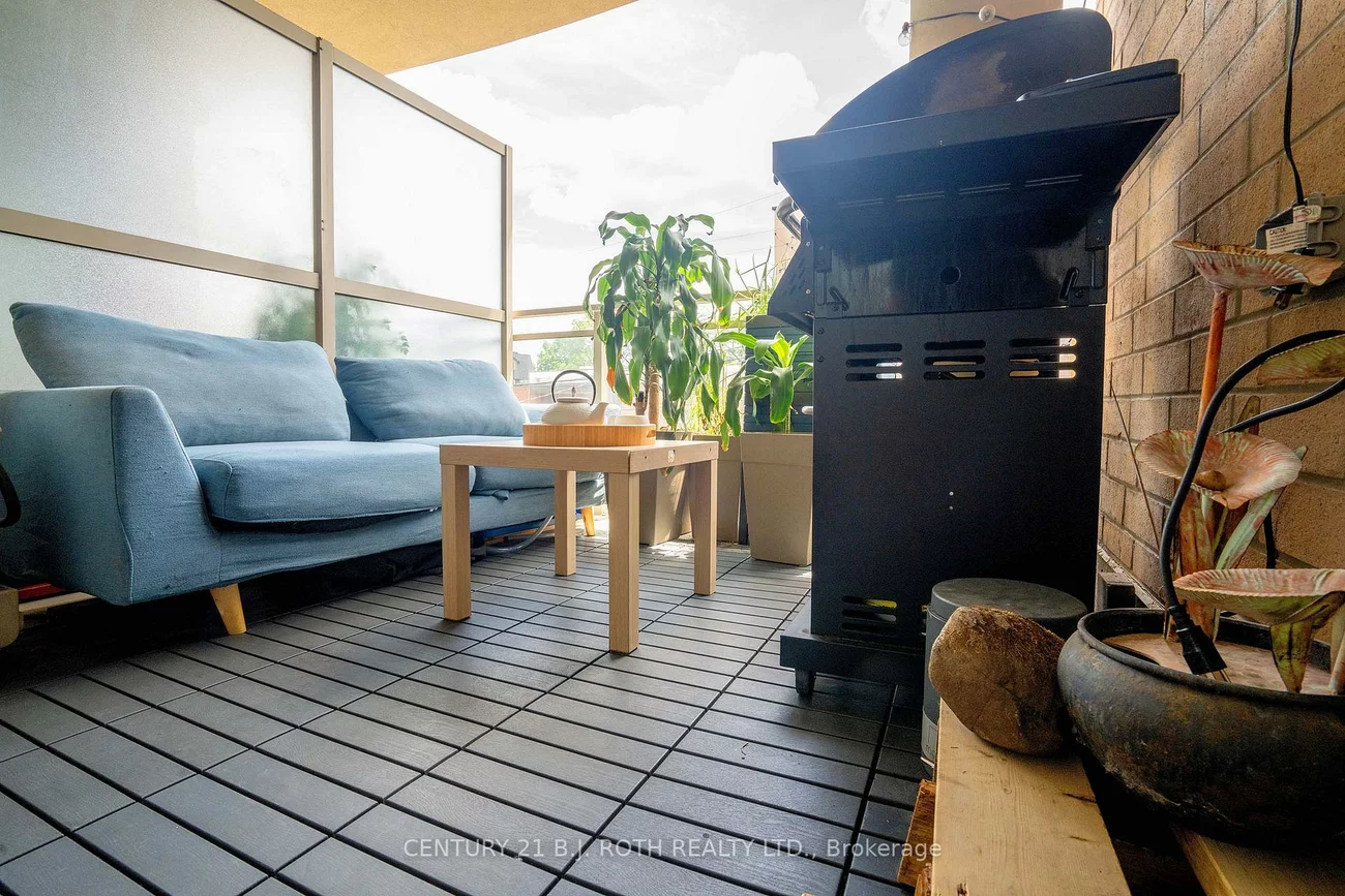 15277, Yonge, Aurora Village, Aurora