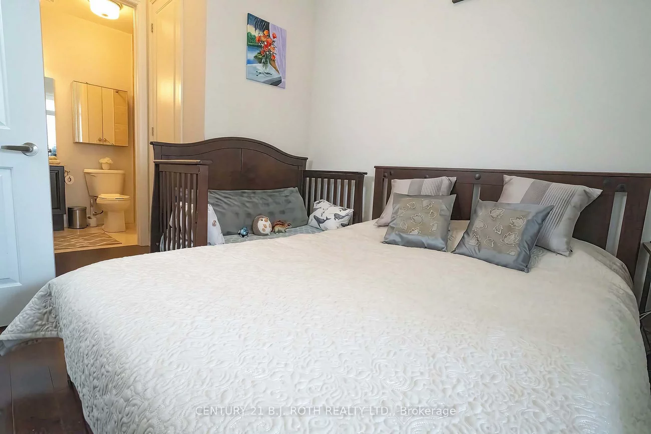 15277, Yonge, Aurora Village, Aurora