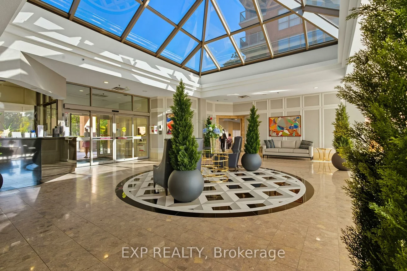 14924, Yonge, Aurora Highlands, Aurora