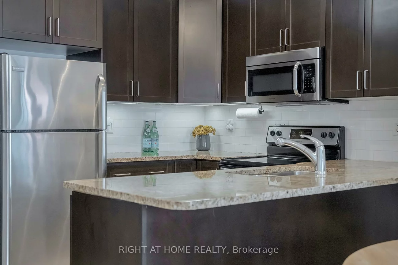 180, John West, Bayview Wellington, Aurora
