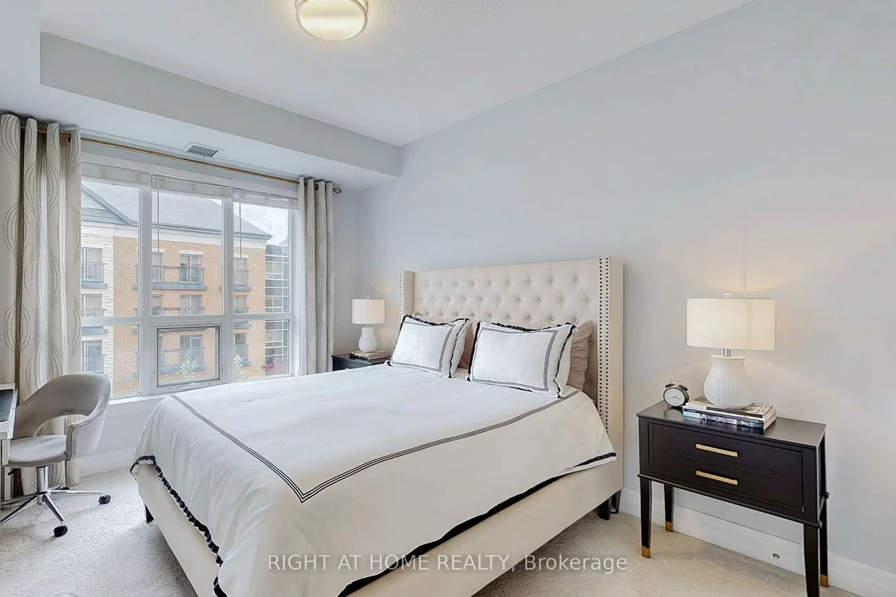 180, John West, Bayview Wellington, Aurora
