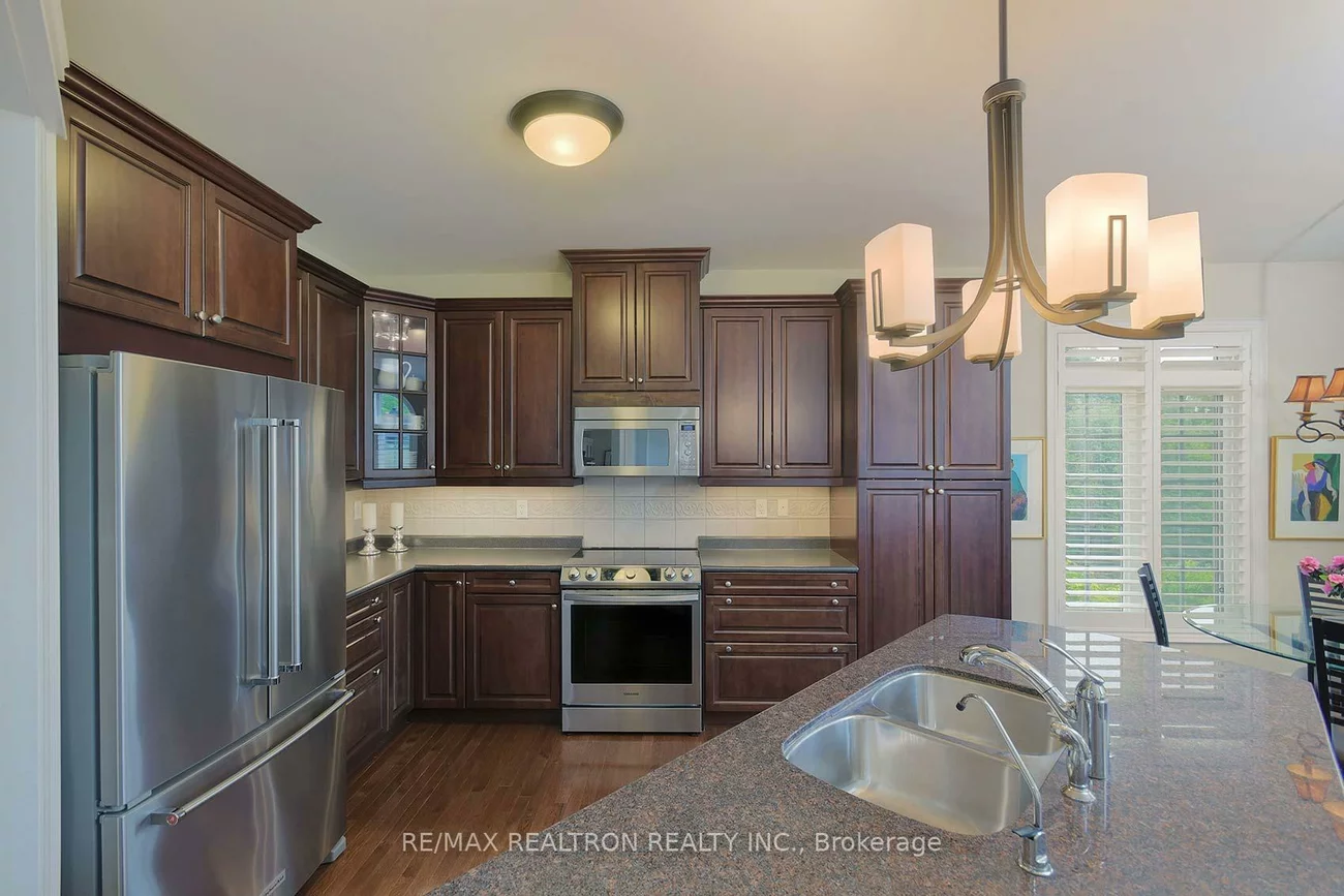 37, Britton, Aurora Estates, Aurora