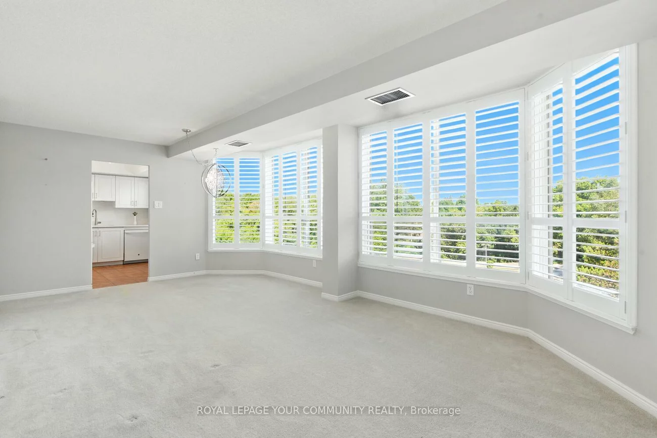 14924, Yonge, Aurora Highlands, Aurora