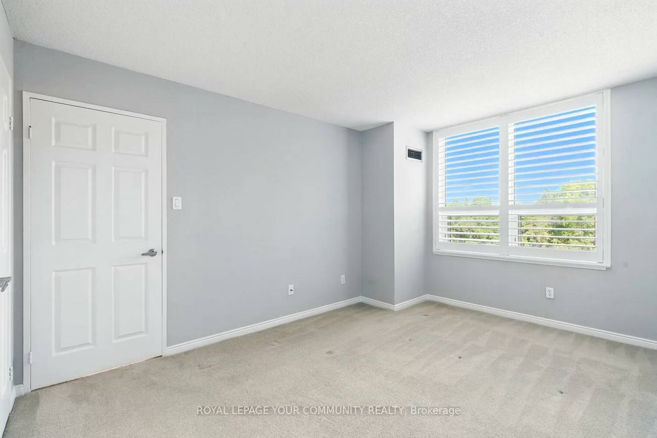 14924, Yonge, Aurora Highlands, Aurora