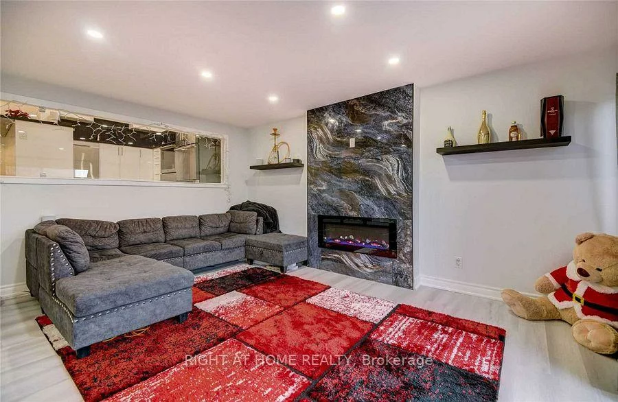 24, Springfair, Aurora Village, Aurora