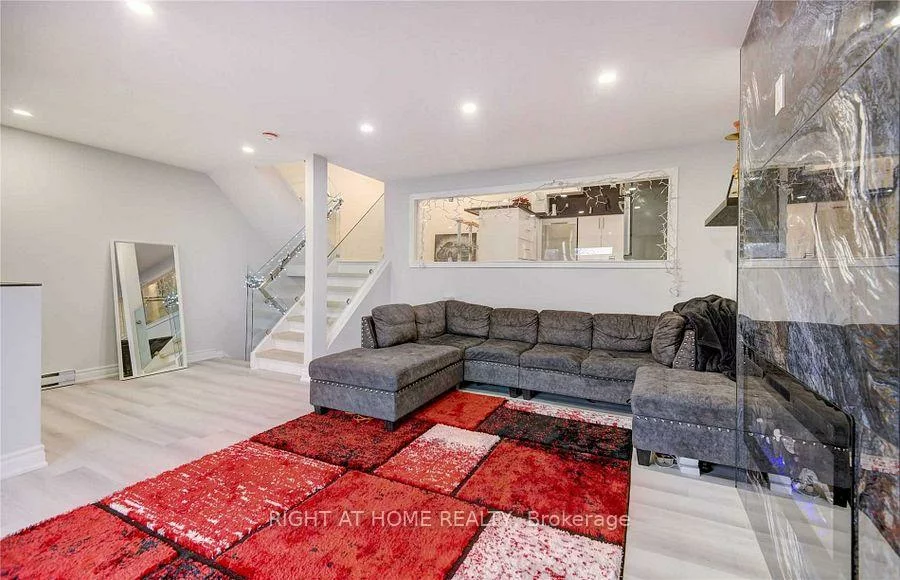 24, Springfair, Aurora Village, Aurora