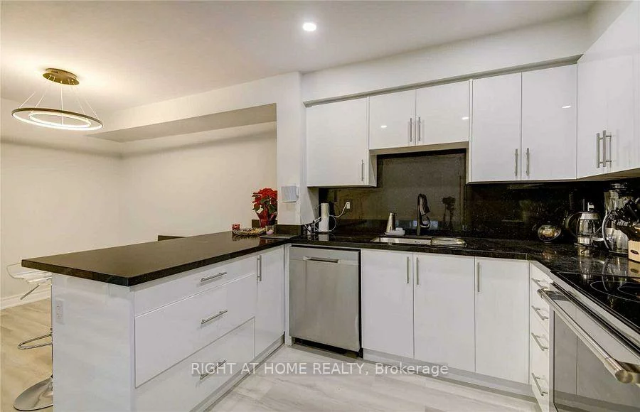 24, Springfair, Aurora Village, Aurora