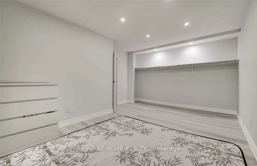 24, Springfair, Aurora Village, Aurora