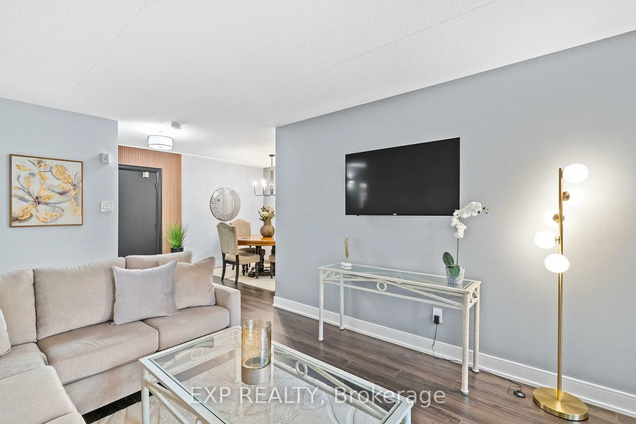 15390, Yonge, Aurora Heights, Aurora