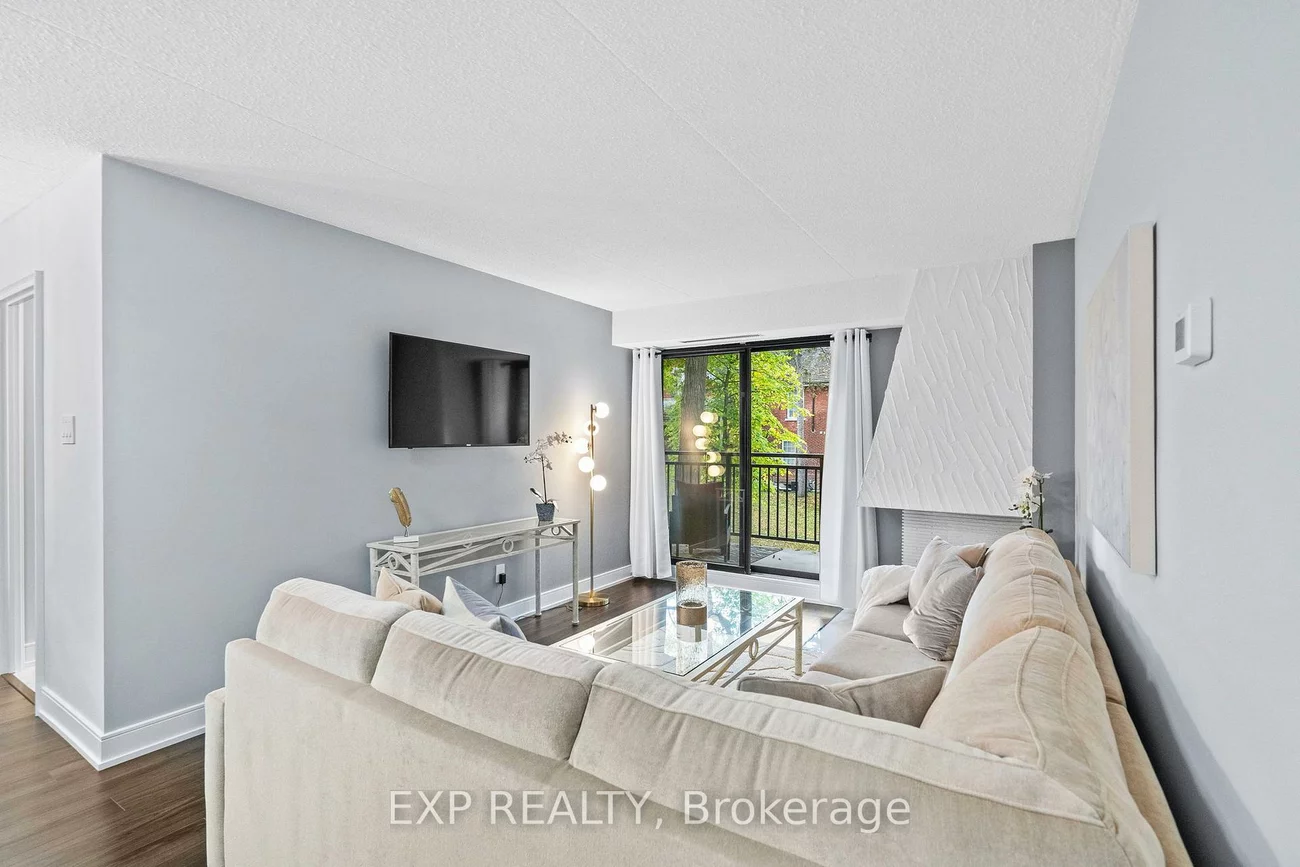 15390, Yonge, Aurora Heights, Aurora