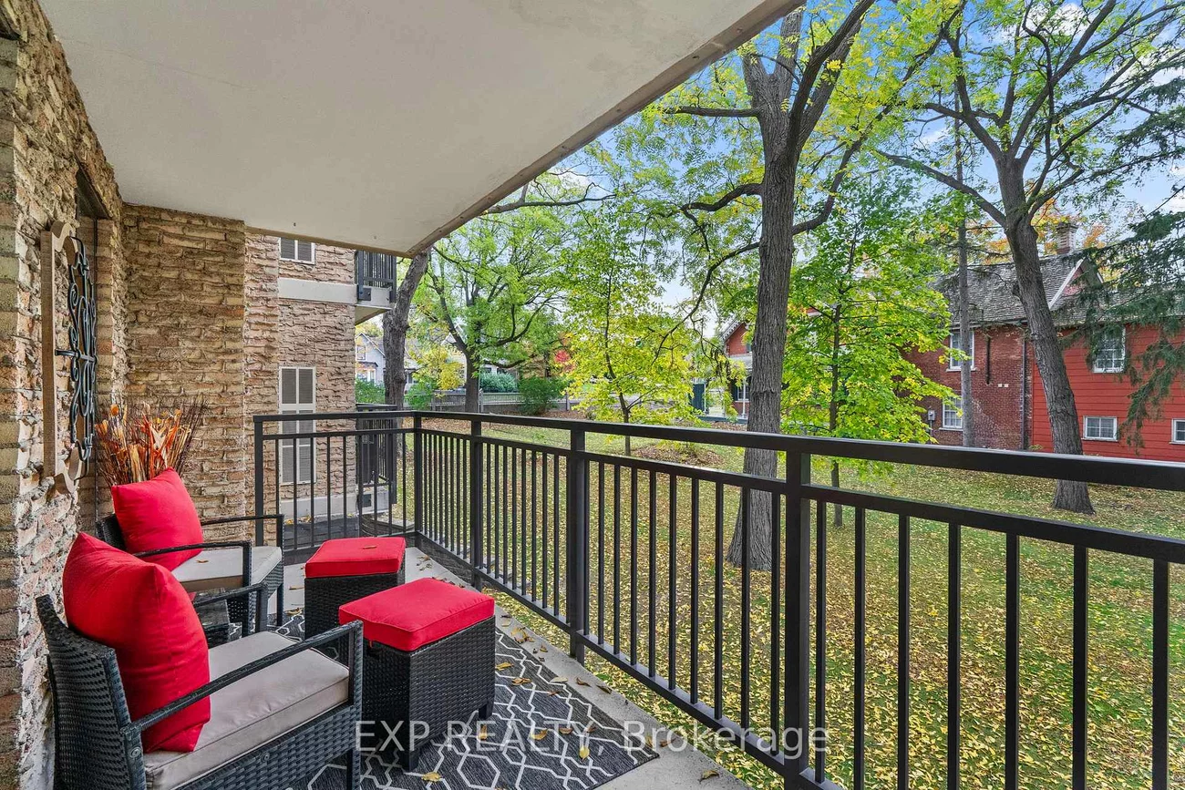 15390, Yonge, Aurora Heights, Aurora