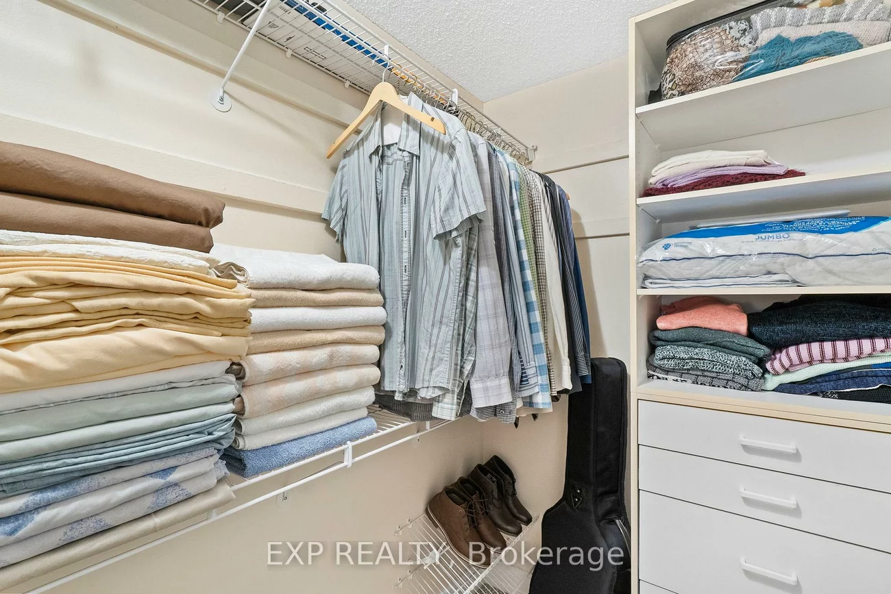 15390, Yonge, Aurora Heights, Aurora